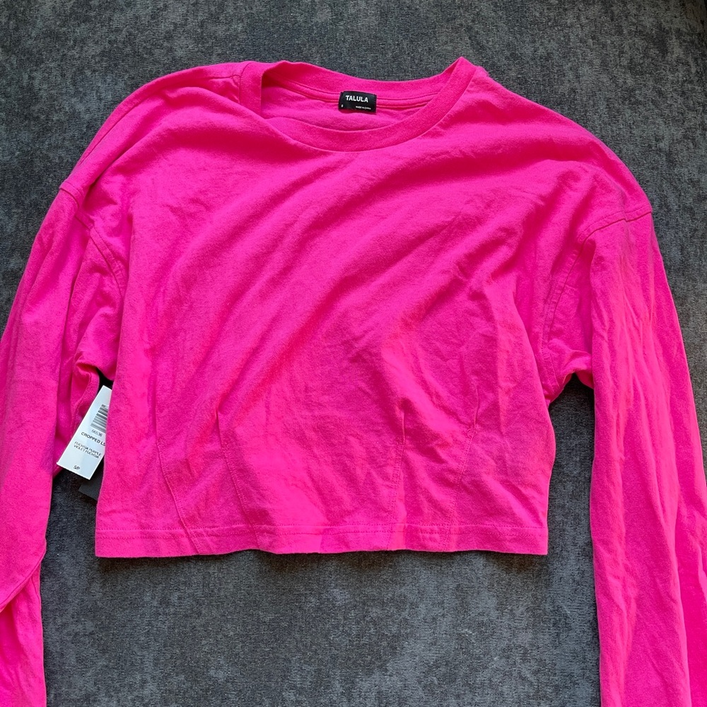 Aritzia cropped bright pink long sleeve shirt NWT